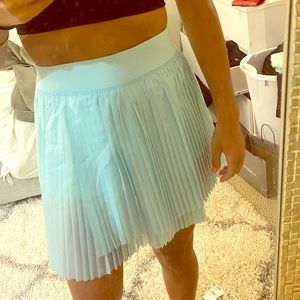 THRIVE SOCIETY TENNIS SKIRT- NEVER BEEN WORN!